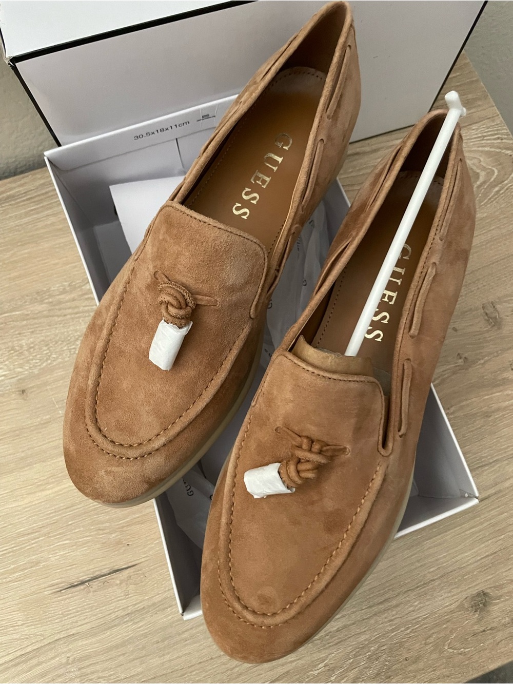 Guess Women’s Aryana Suede Tassel Loafers in Tan NWT size 11